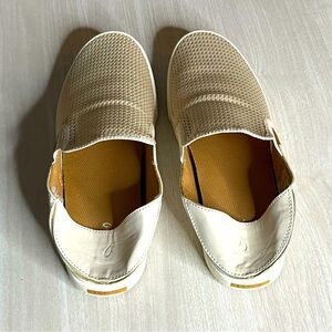 Olukai Pehuea Slip on Loafers cream colored size women’s 9 1/2.